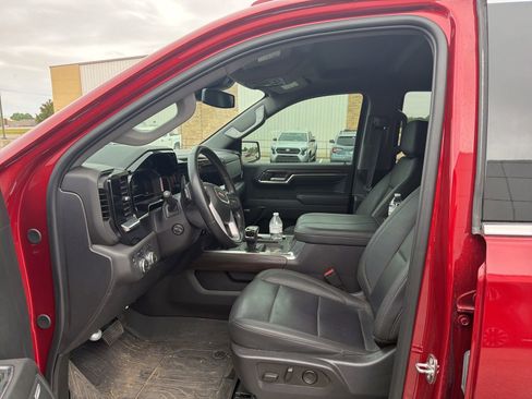 Used 2024 GMC Sierra 1500 SLT AWD/4WD image 5