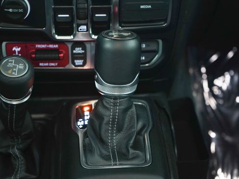 Used 2024 Jeep Wrangler Unlimited Rubicon image 20