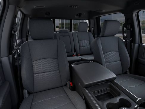 New 2026 RAM 3500 Big Horn AWD/4WD image 17