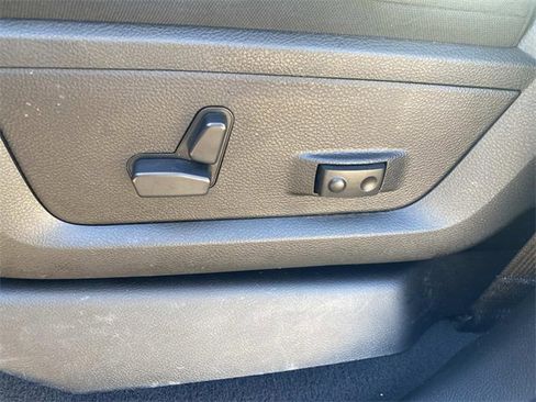 Used 2024 RAM 3500 Big Horn image 23