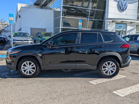 Used 2023 Toyota Corolla Cross L image 3