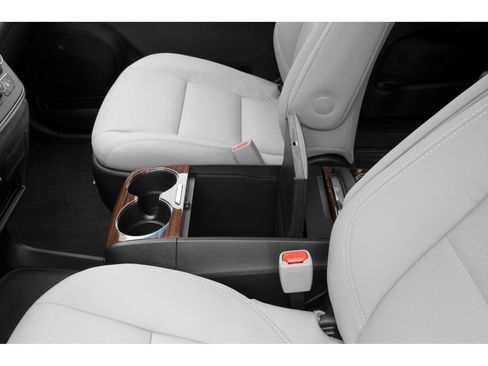 Used 2015 Toyota Sienna XLE Premium AWD/4WD image 9