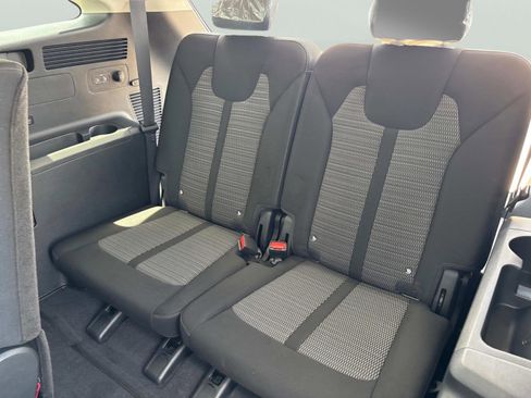 New 2025 Kia Sorento LX image 18