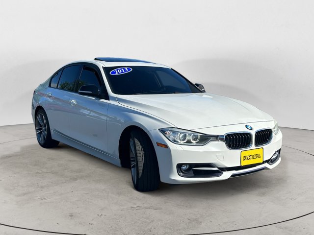 Used 2013 BMW 335i xDrive Sedan w/ Technology Pkg AWD/4WD image 3