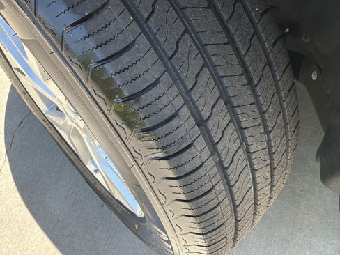 Used 2023 Jeep Grand Cherokee L Limited image 12