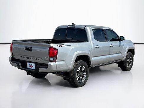 Used 2019 Toyota Tacoma TRD Sport w/ Technology Package RWD image 5