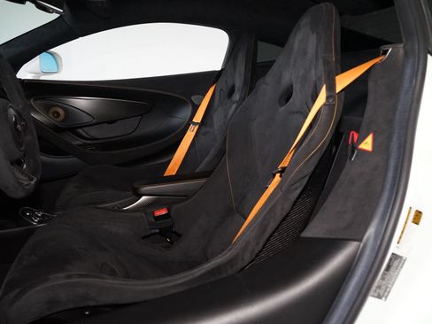 Used 2018 McLaren 570S Coupe RWD image 14