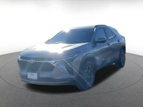 Used 2025 Chevrolet Trax LT image 14