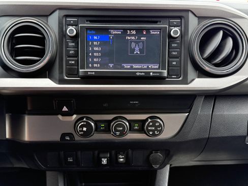 Used 2019 Toyota Tacoma SR5 RWD image 18