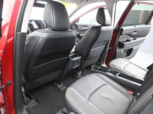 Used 2023 Nissan Pathfinder SL w/ SL Premium Package AWD/4WD image 15