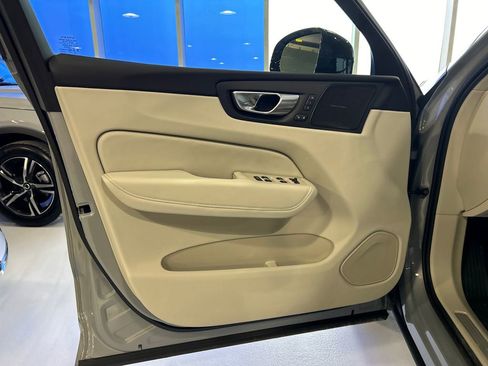 New 2026 Volvo XC60 T8 Ultra w/ Protection Package Premier AWD/4WD image 9