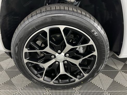 Used 2022 Jeep Grand Cherokee Summit image 11