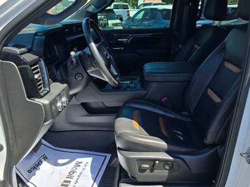 Used 2023 GMC Sierra 1500 AT4 image 13