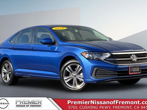 Used 2024 Volkswagen Jetta SE image 1