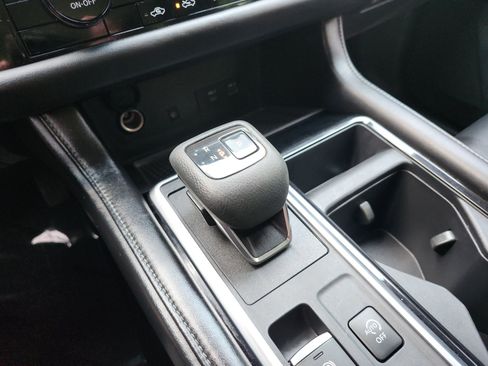 Used 2023 Nissan Pathfinder SL AWD/4WD image 24