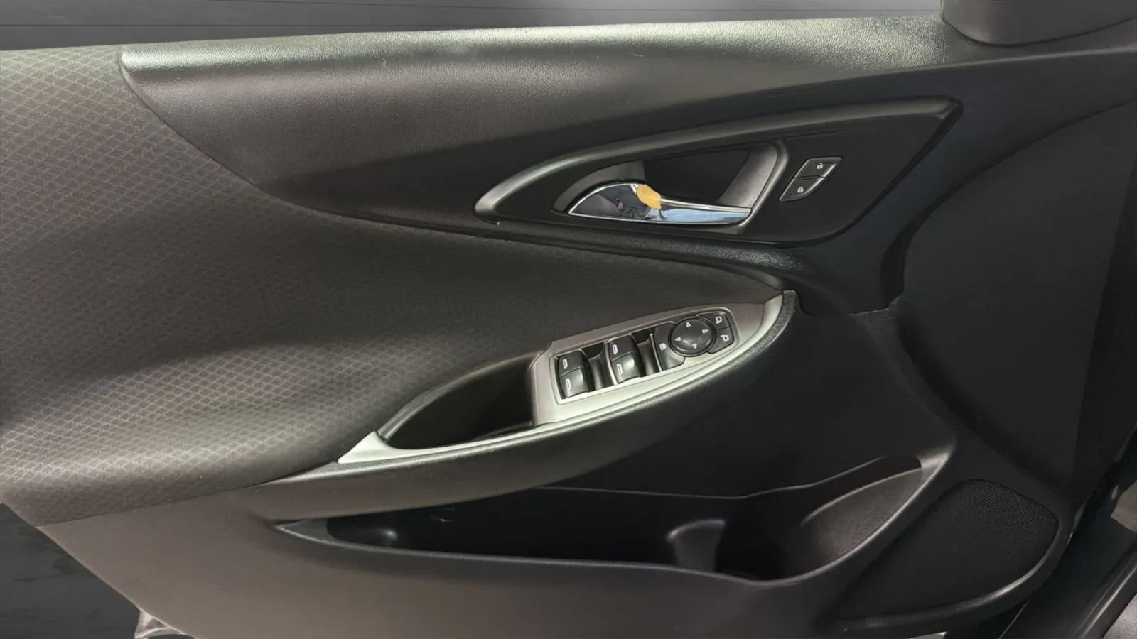 Used 2017 Chevrolet Malibu LS w/ LPO, Convenience Package 1 FWD image 17