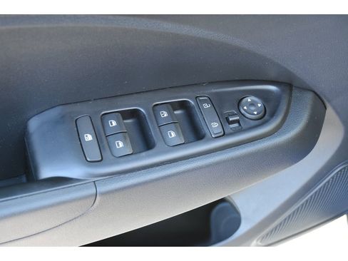 Used 2023 Hyundai Venue SEL w/ Cargo Package image 17