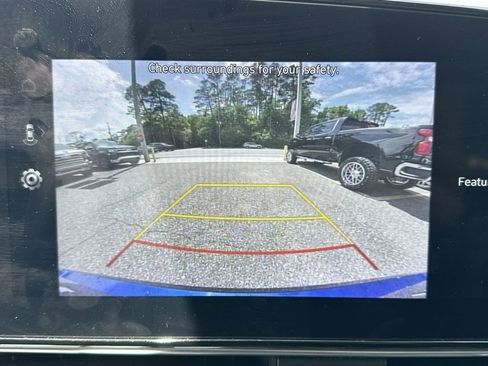Used 2025 Hyundai Elantra SEL FWD image 26