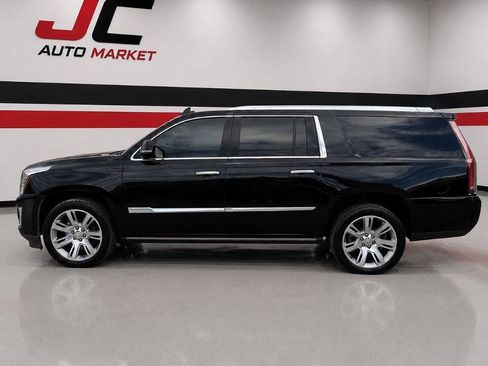 Used 2017 Cadillac Escalade ESV Premium Luxury AWD/4WD image 2