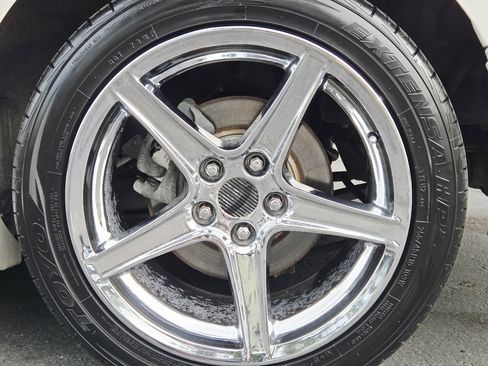 Used 2006 Ford Mustang GT image 42