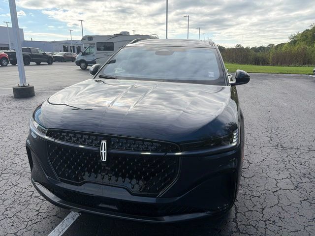 Used 2024 Lincoln Nautilus Reserve w/ Equipment Group 202A AWD/4WD image 5