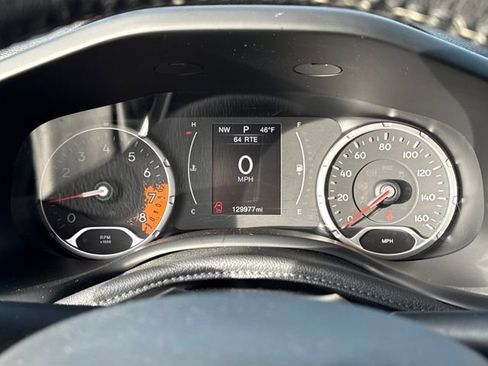 Used 2016 Jeep Renegade Latitude image 17