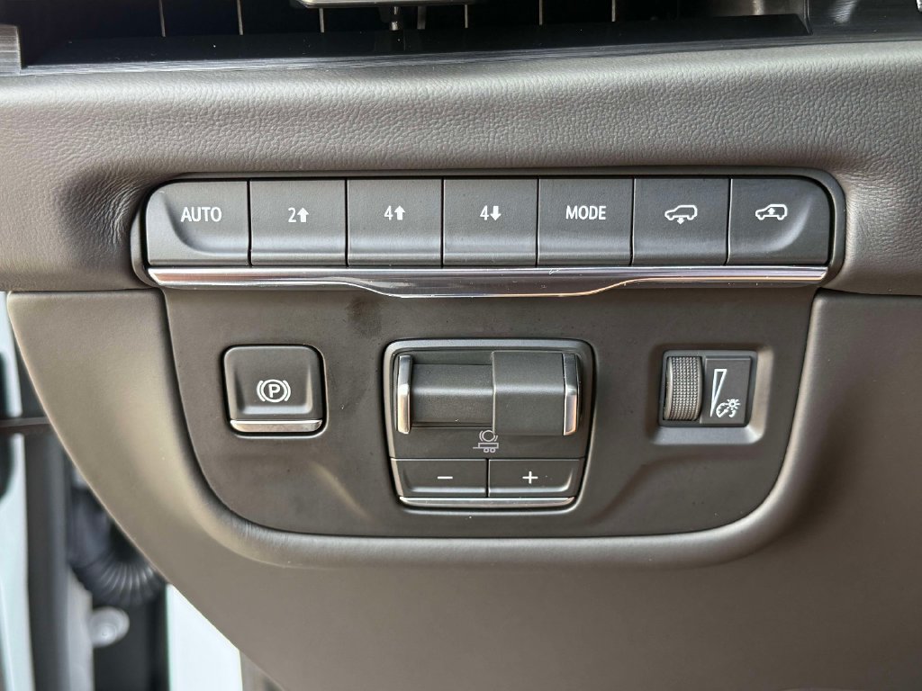 Used 2026 Cadillac Escalade ESV Platinum Sport w/ LPO, ONYX Package AWD/4WD image 29