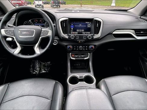 Used 2024 GMC Terrain SLT AWD/4WD image 15