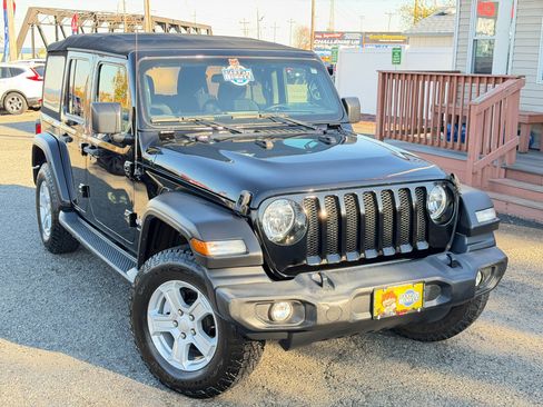 Used 2019 Jeep Wrangler Unlimited Sport S image 2