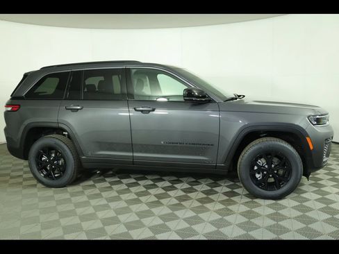 New 2026 Jeep Grand Cherokee Altitude AWD/4WD image 15