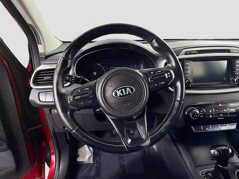 Used 2017 Kia Sorento FWD w/ LX Convenience Package image 13