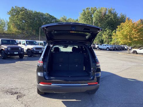 New 2025 Jeep Grand Cherokee L Laredo w/ Luxury Tech Group I image 10