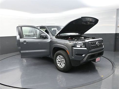 Used 2024 Nissan Frontier SV image 35