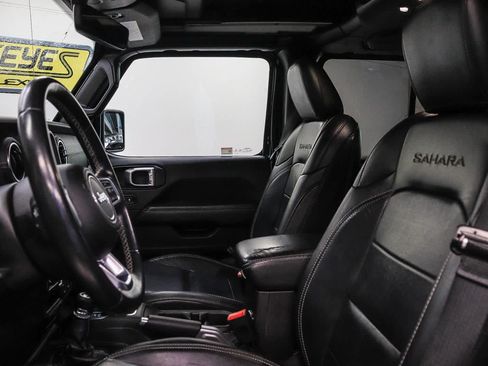 Used 2019 Jeep Wrangler Unlimited Sahara AWD/4WD image 19