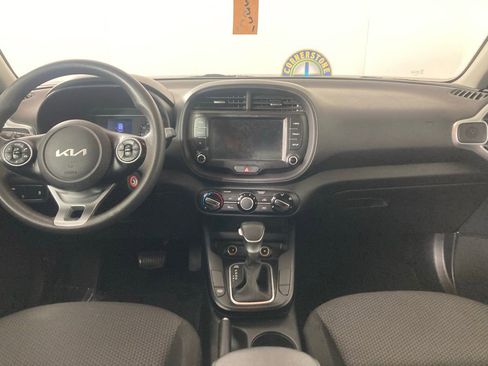 Used 2022 Kia Soul LX w/ Technology Package image 7