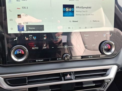 Used 2025 Lexus RX 350 Premium image 17