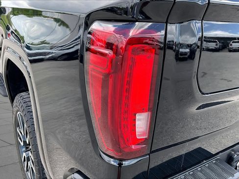 Used 2021 GMC Sierra 1500 AT4 w/ Off-Road Performance Package AWD/4WD image 28