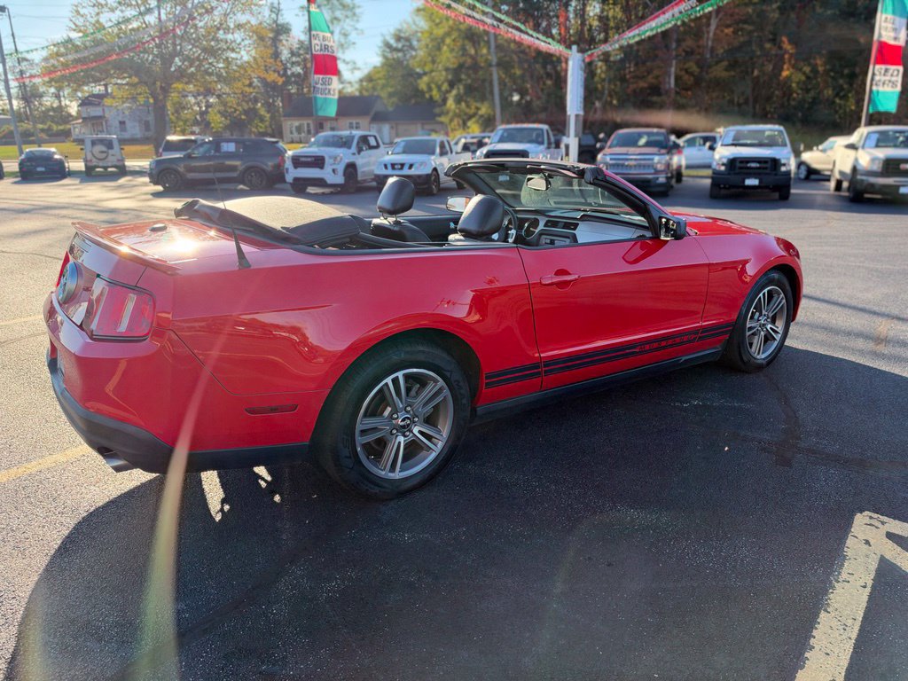 Used 2010 Ford Mustang Convertible RWD image 12