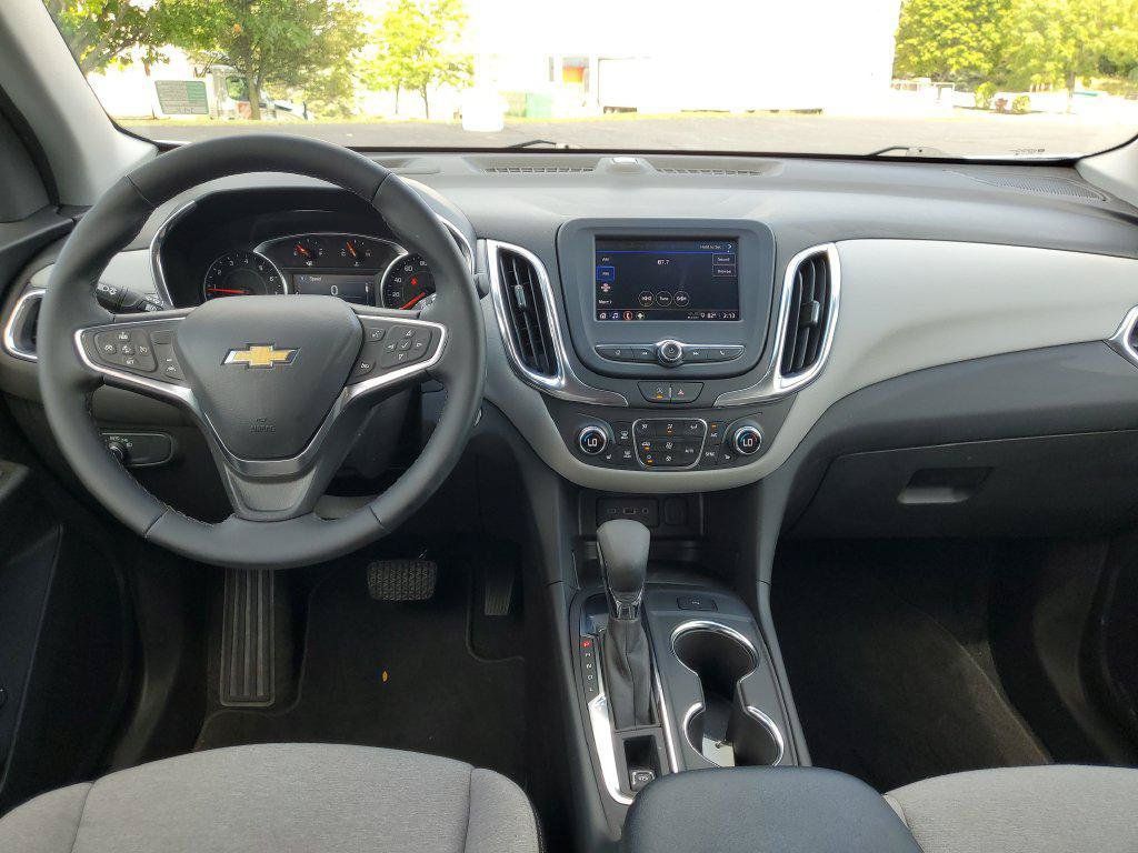 Used 2024 Chevrolet Equinox LT FWD image 24