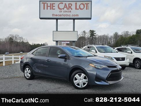 Used 2019 Toyota Corolla LE image 1