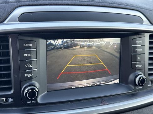 Used 2020 Kia Sorento AWD V6 image 34