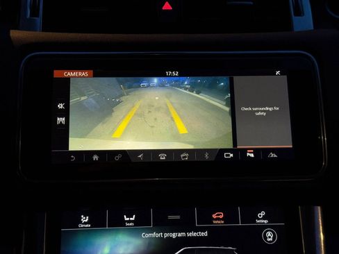 Used 2020 Land Rover Range Rover Sport HSE image 30