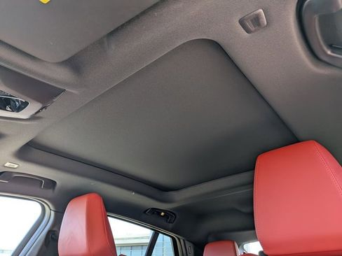 Used 2025 BMW X2 xDrive28i w/ Premium Package image 16