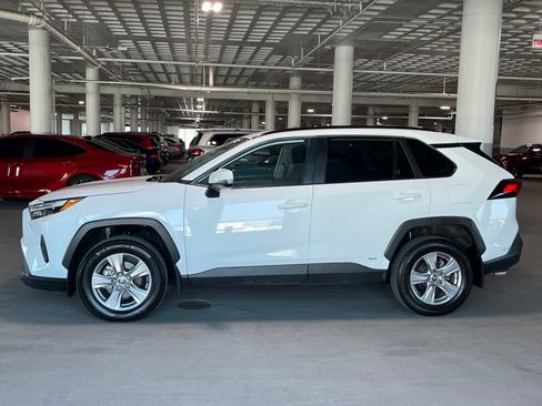 Used 2025 Toyota RAV4 LE AWD/4WD image 7