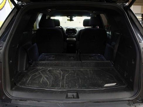Used 2023 Chevrolet Traverse LT w/ LPO, Floor Liner Package AWD/4WD image 5