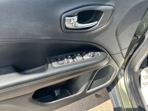Used 2018 Jeep Compass Limited w/ Navigation Group AWD/4WD image 20