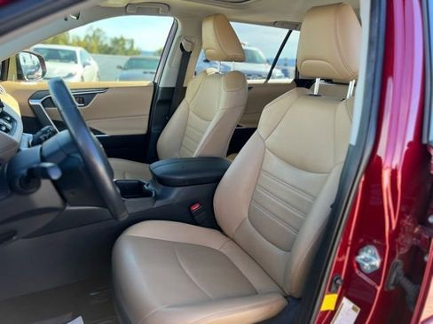 Certified 2022 Toyota RAV4 XLE Premium image 16