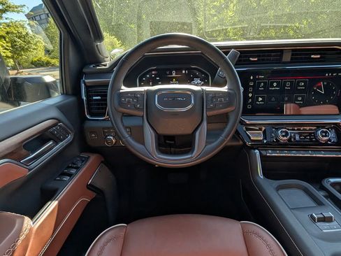 Used 2025 GMC Sierra 2500 Denali Ultimate image 19