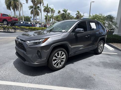 Used 2023 Toyota RAV4 XLE Premium FWD image 4