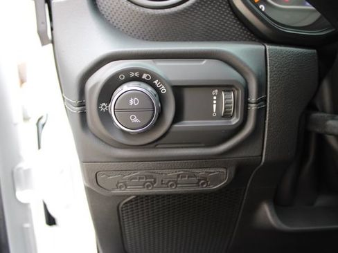 Used 2026 Jeep Gladiator Rubicon AWD/4WD image 18